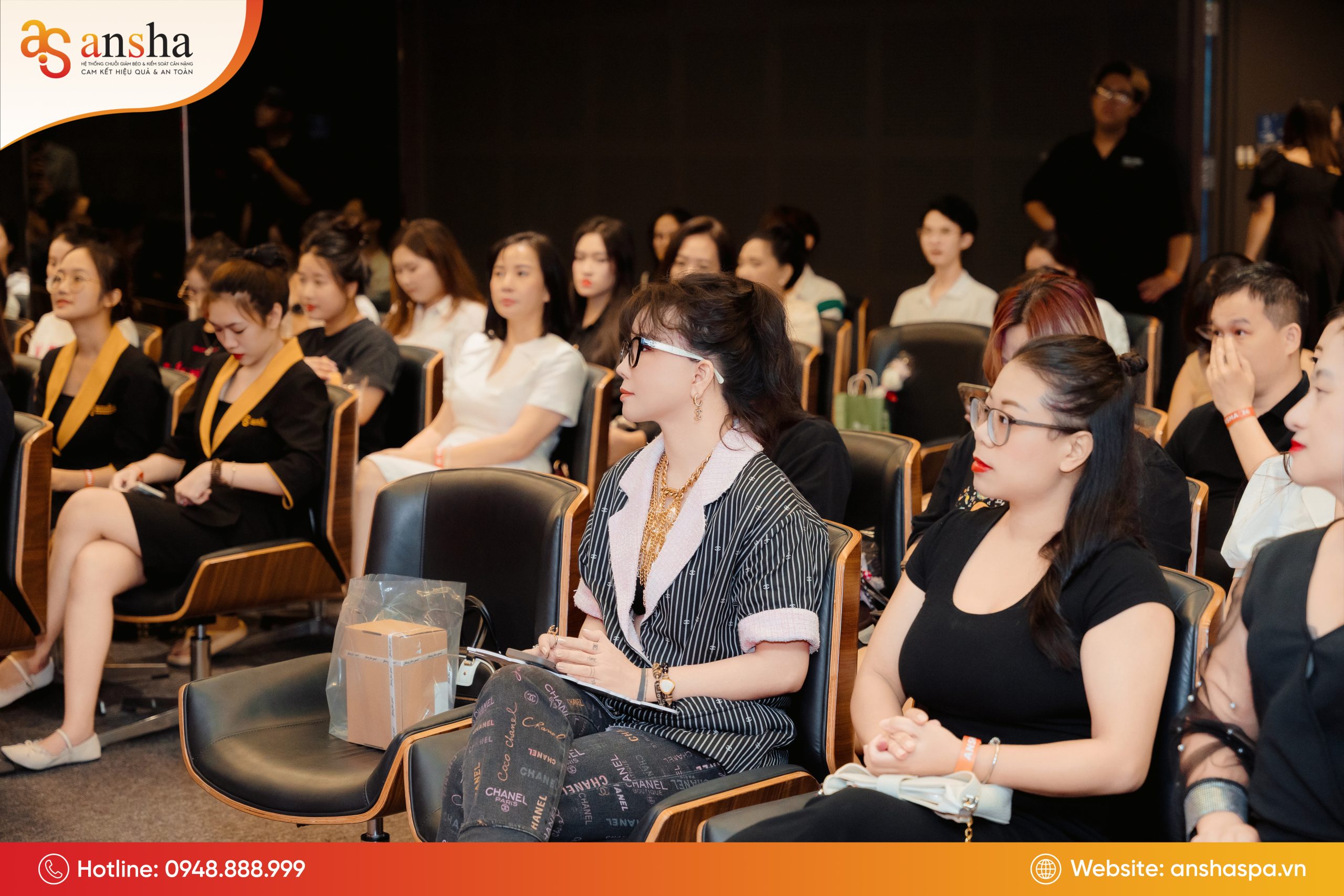 Phụ nữ Việt Nam không chỉ đẹp, mà còn kiên cường, dịu dàng và đáng được trân trọng